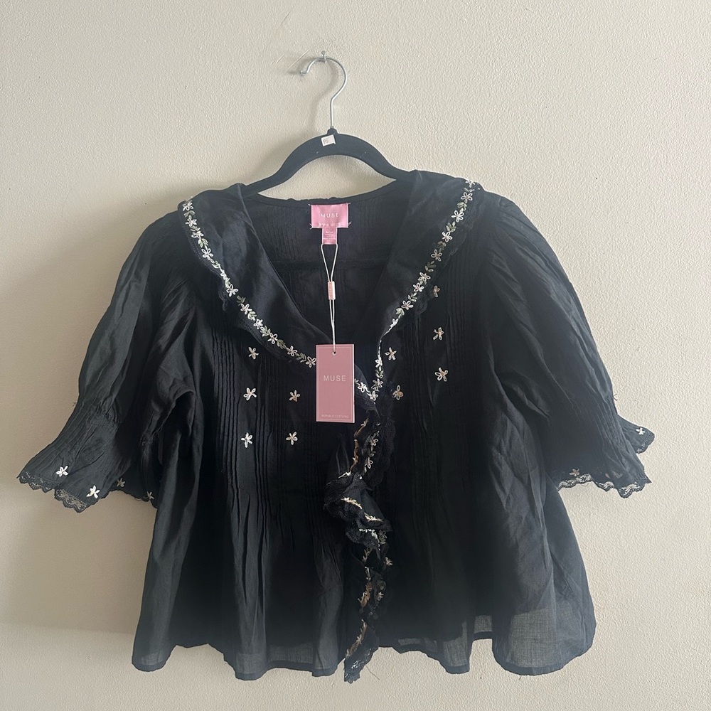 🌟Muse Black Embroidered Peasant Blouse Size M NWT